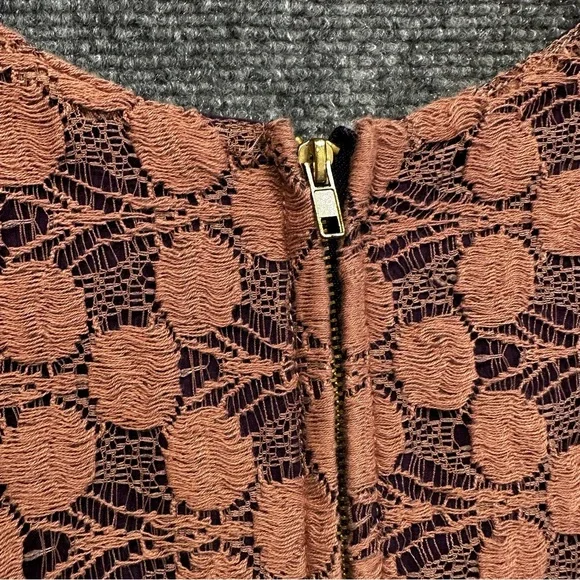 Knitted Dove crochet apron dress SMALL pockets buttons ruffles boho cottagecore - Picture 6 of 11